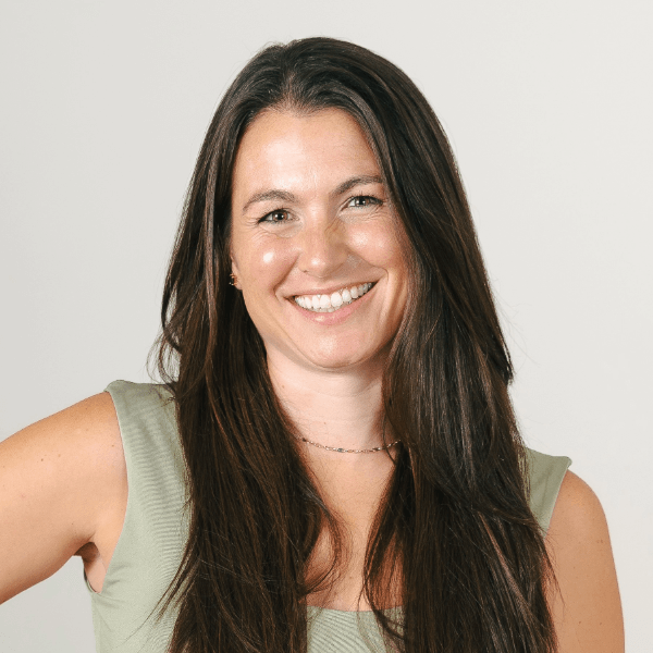 Lindsay Connelly Headshot