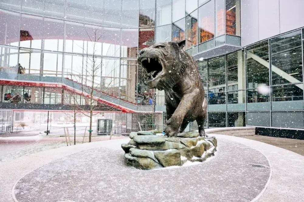 Tiger statue in the snow