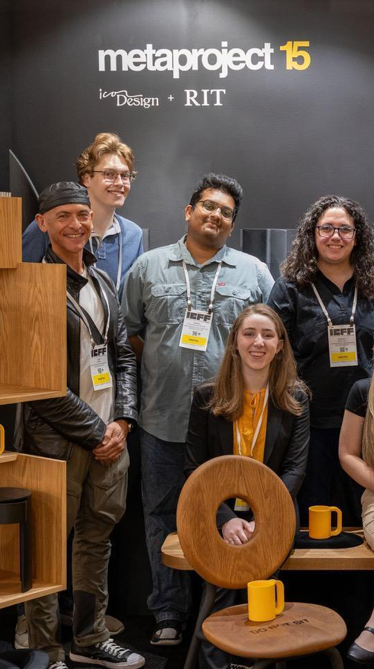 A group photo in the metaproject 16 booth.