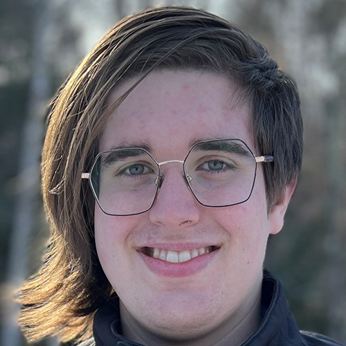 Headshot of Alex Currie