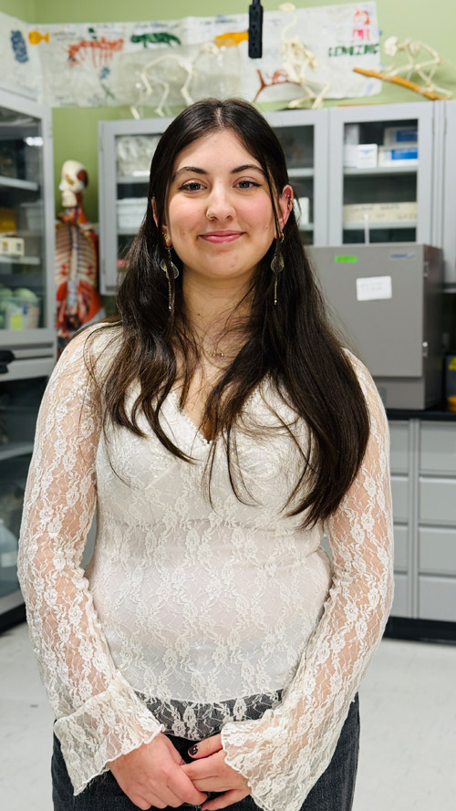 Kayitmaz in classroom