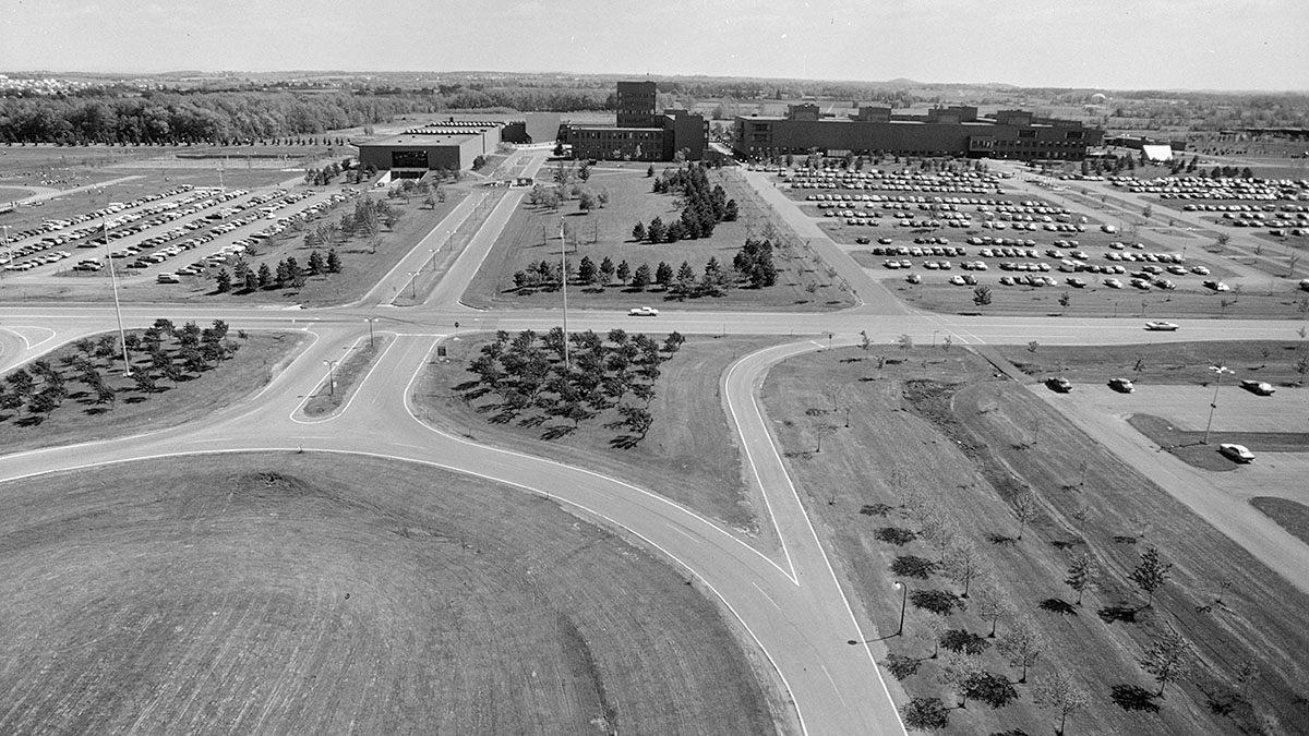 Black and white photo of the RIT campus in 1976