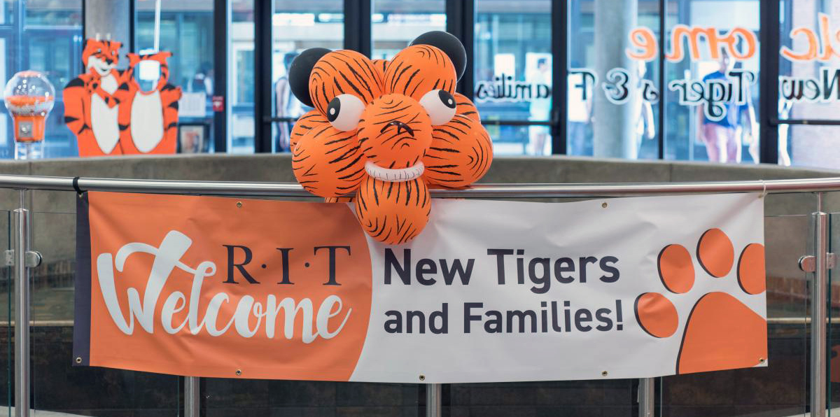 Banner with message Welcome New Tigers and Families