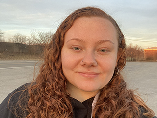 Headshot of Bella Sellers