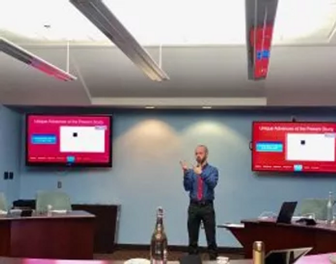 Geo Kartheiser presenting his thesis