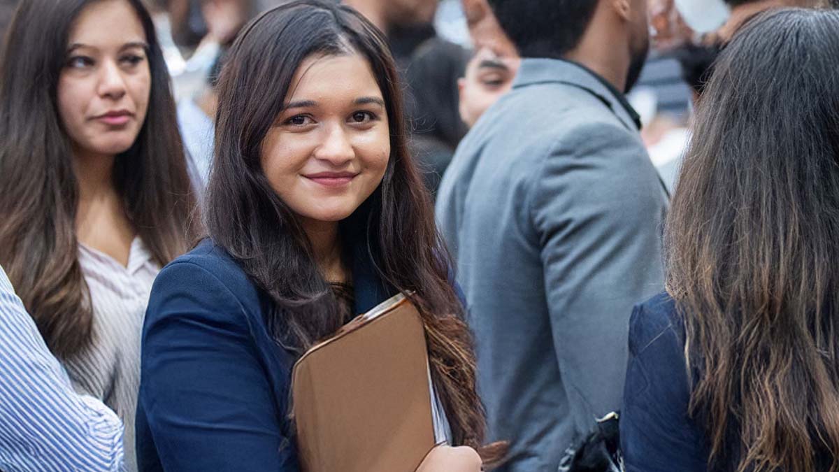 R I T students at a career fair.