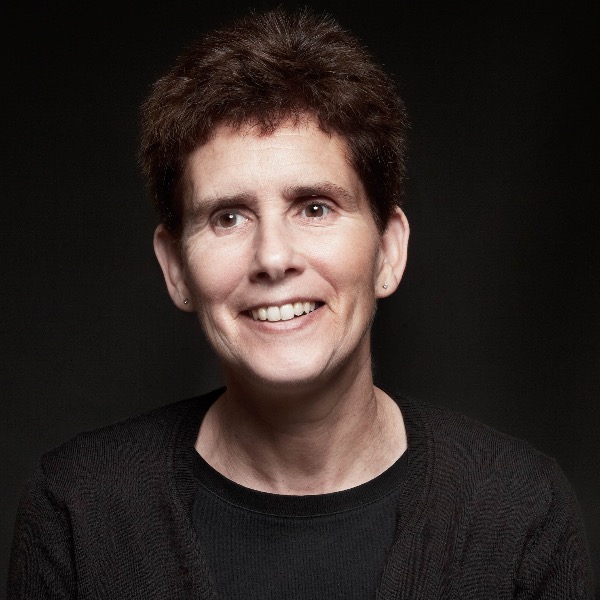 Lorrie Frear headshot