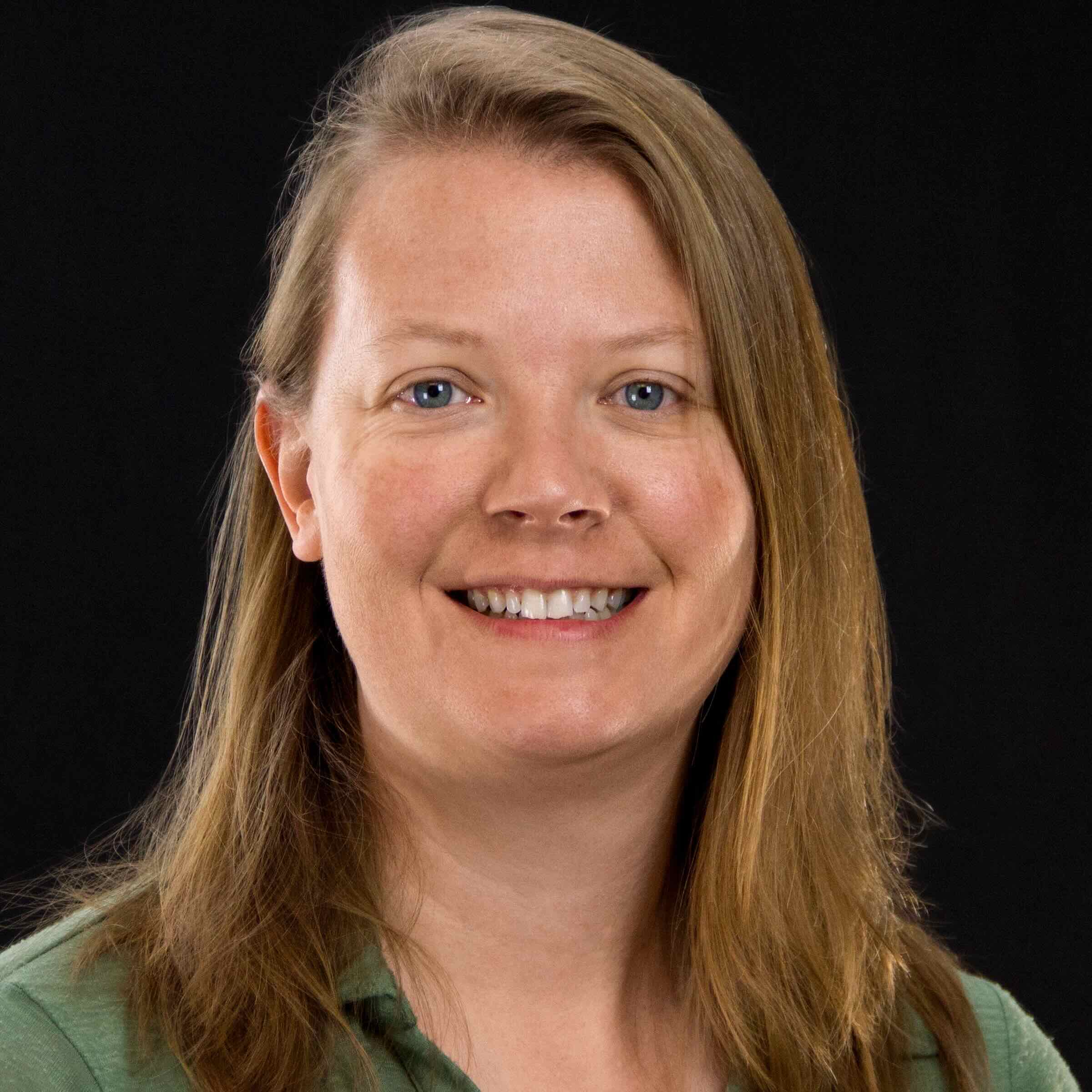 Headshot of Heather Lewandowski