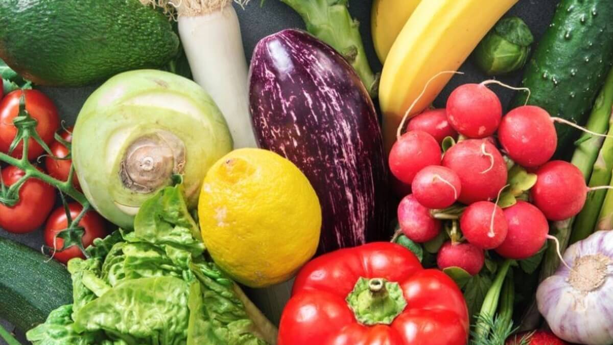 A colorful arrangement of fruits and vegetables.