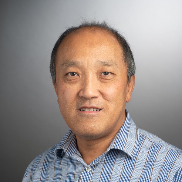 portrait of Chunghui Kuo.