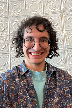 headshot of Bea Weil