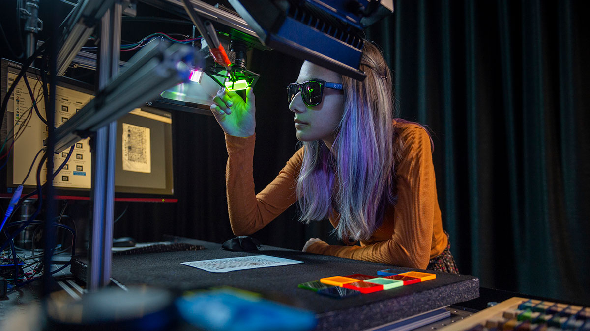 female student using imaging science technology