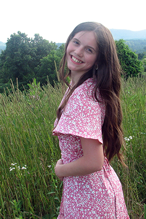 headshot of Evelyn Wheel