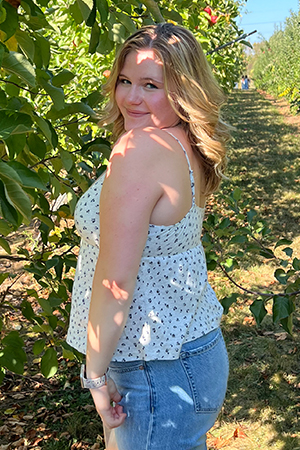 headshot of Kelsi Berghahn