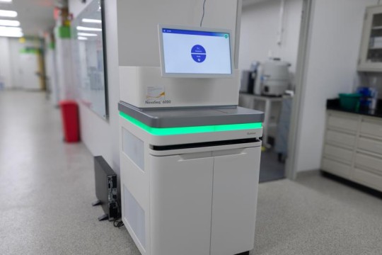 the Genomics Lab at RIT