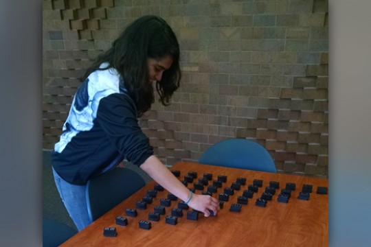 Person lining up display