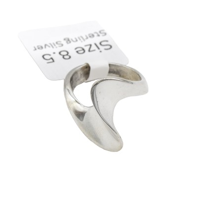 a sterling silver twist swirl ring