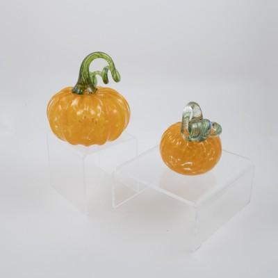 two classic pumpkins in two different sizes