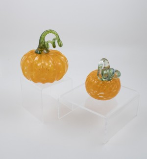 two classic pumpkins in two different sizes