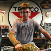 Evan Seeling headshot