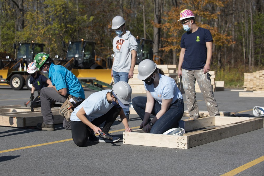 students building frames