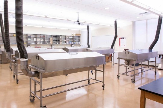 Anatomical Studies Lab with 6 tables