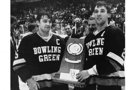 Picture of Hockey players with award