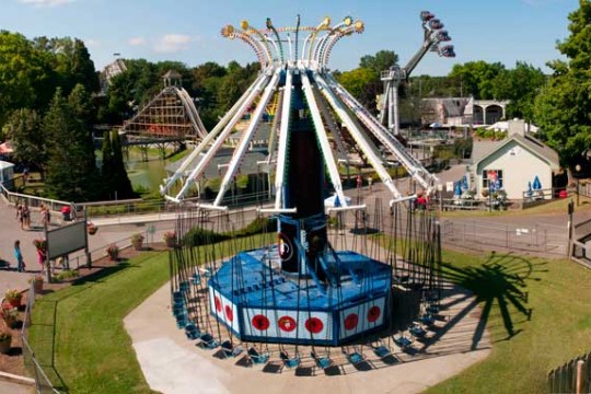 Picture of amusement park