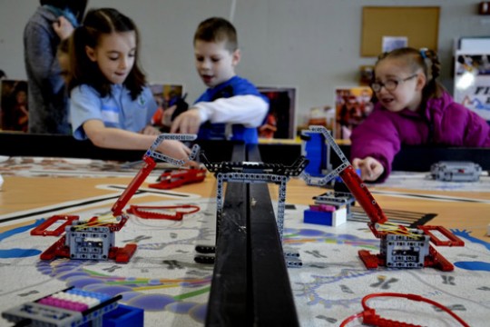 Picture of kids playing with legos