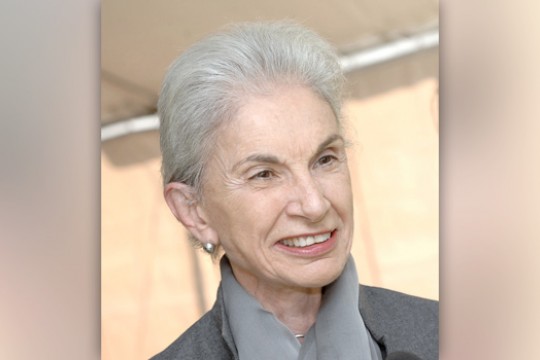 A headshot of Lella Vignelli.