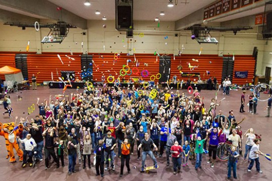 Group picture of people juggling.