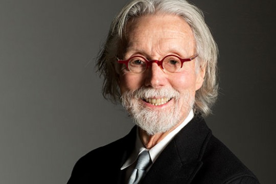 portrait of artist Wendell Castle.