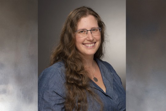 a headshot of Amy Wiggins