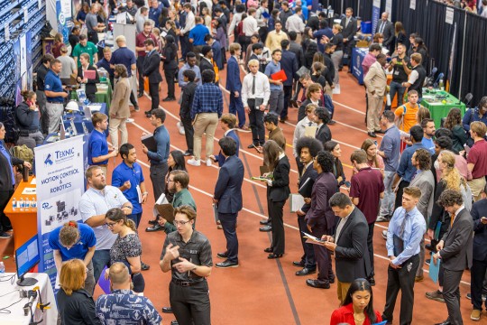 Hundreds of students attend R I T’s Fall University-Wide Career Fair