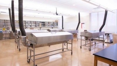 Anatomical Studies Lab with 6 tables
