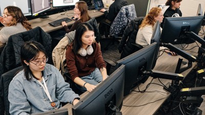 students working in a computer lab.