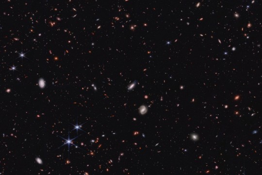 mage for the CEERS survey is filled with galaxies.