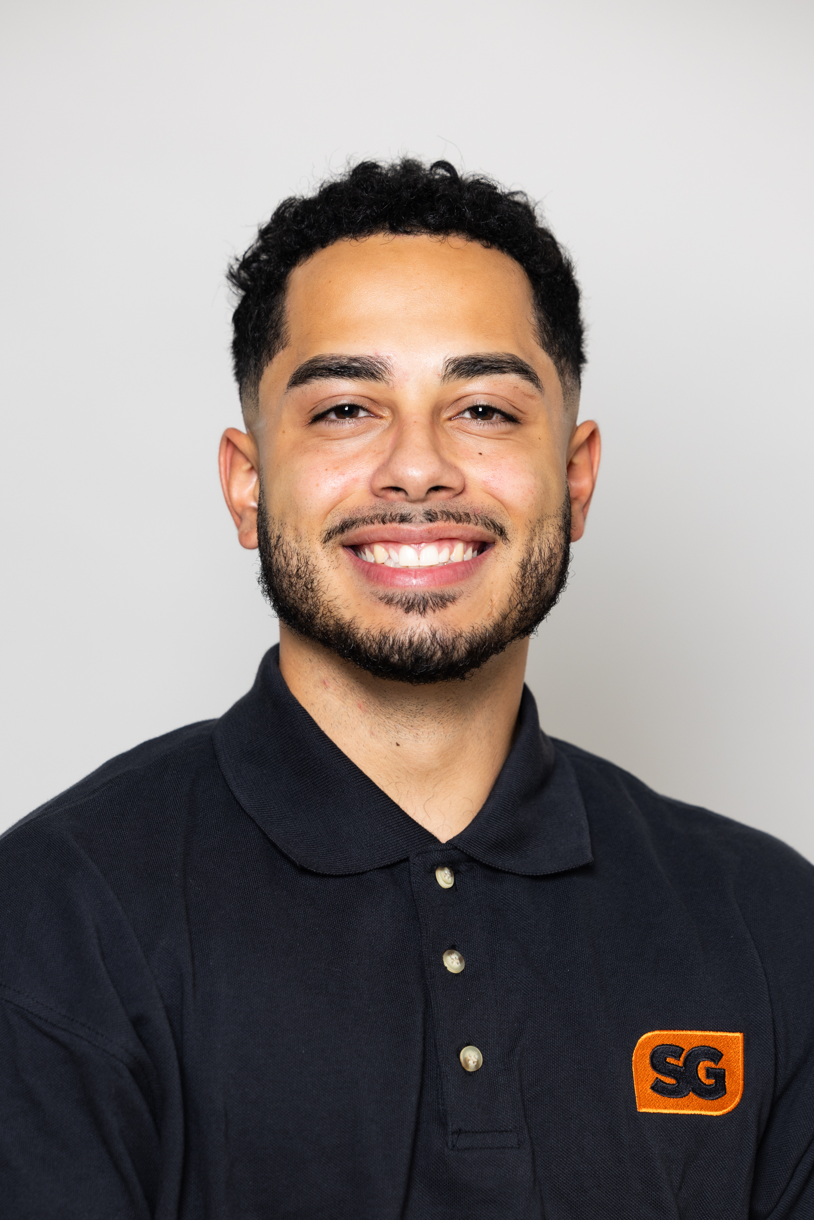 Headshot of Brandon Hernandez.