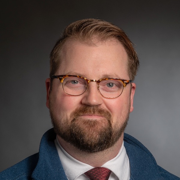 Photo of Dustin Peterson