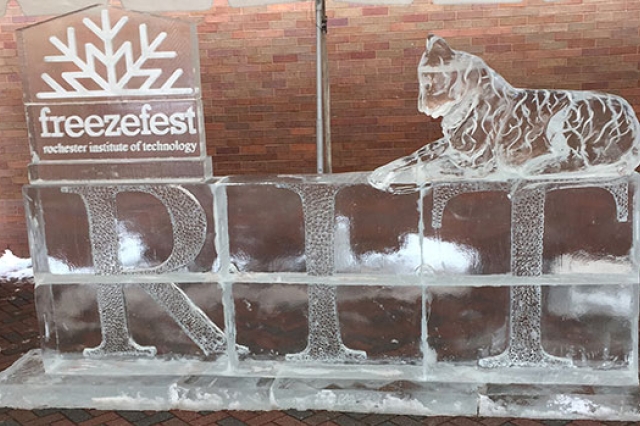 Picture of RIT Ice sculpture 