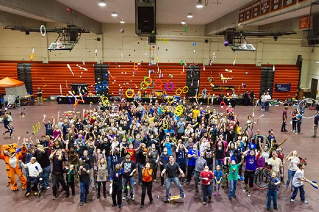Group picture of people juggling.