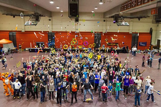 Group picture of people juggling.