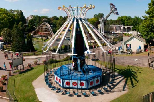 Picture of amusement park