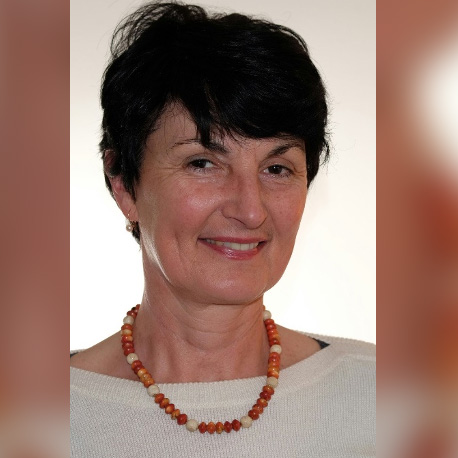 Headshot of Jarmila Haseler.