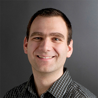 headshot of Mario Gomes