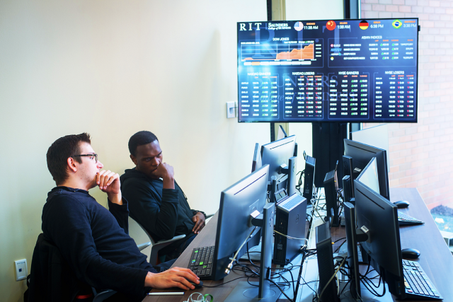 Students working in the Sklarsky Center for Business Analytics.